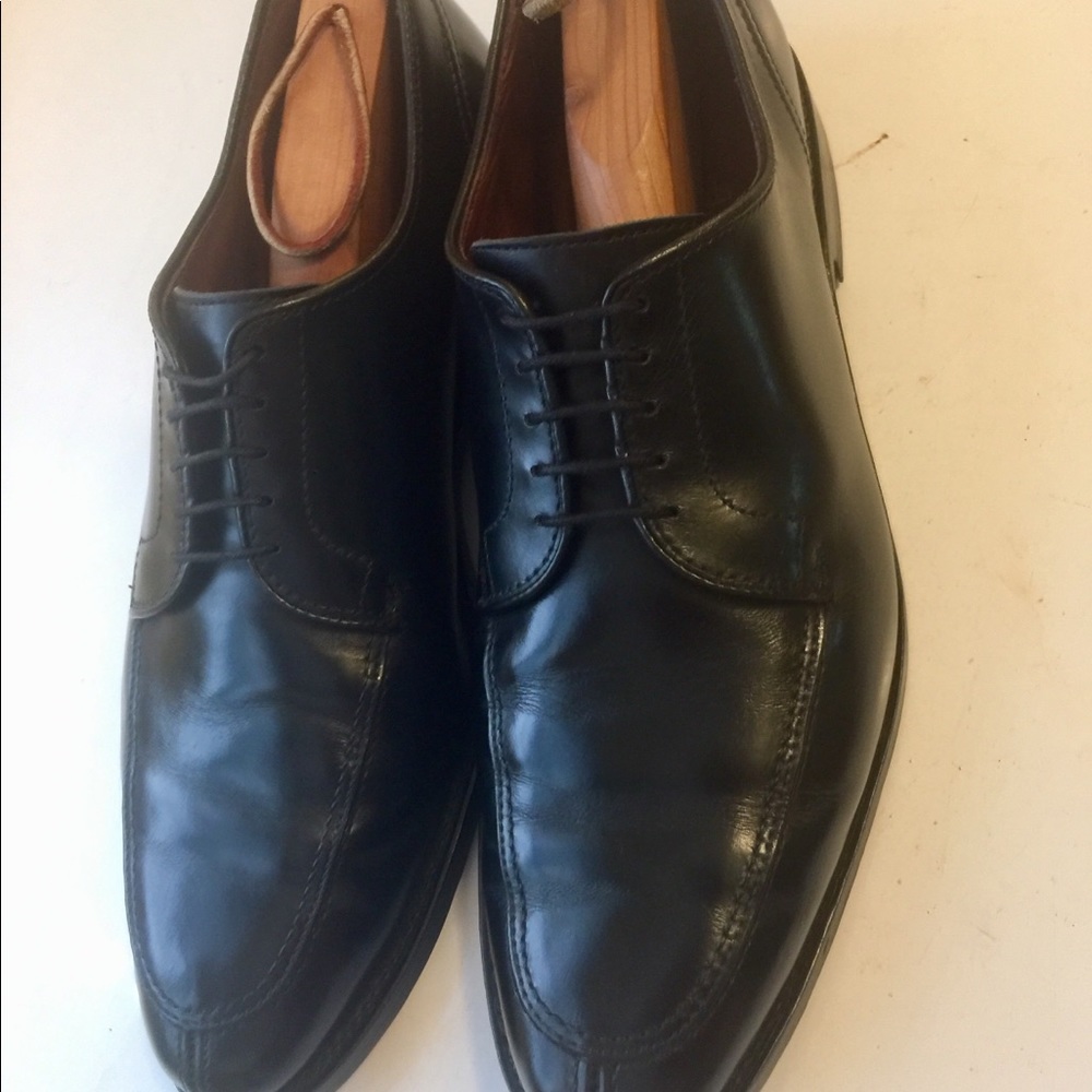 Allen Edmonds La Salle in Black.  11D.